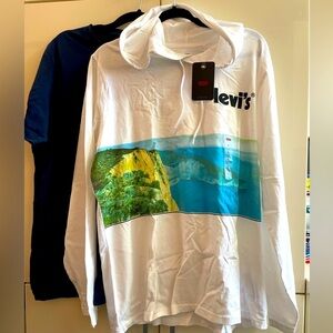 Set of 2 Levi’s T-shirts , hoodie size L/ G BLUE / white cotton